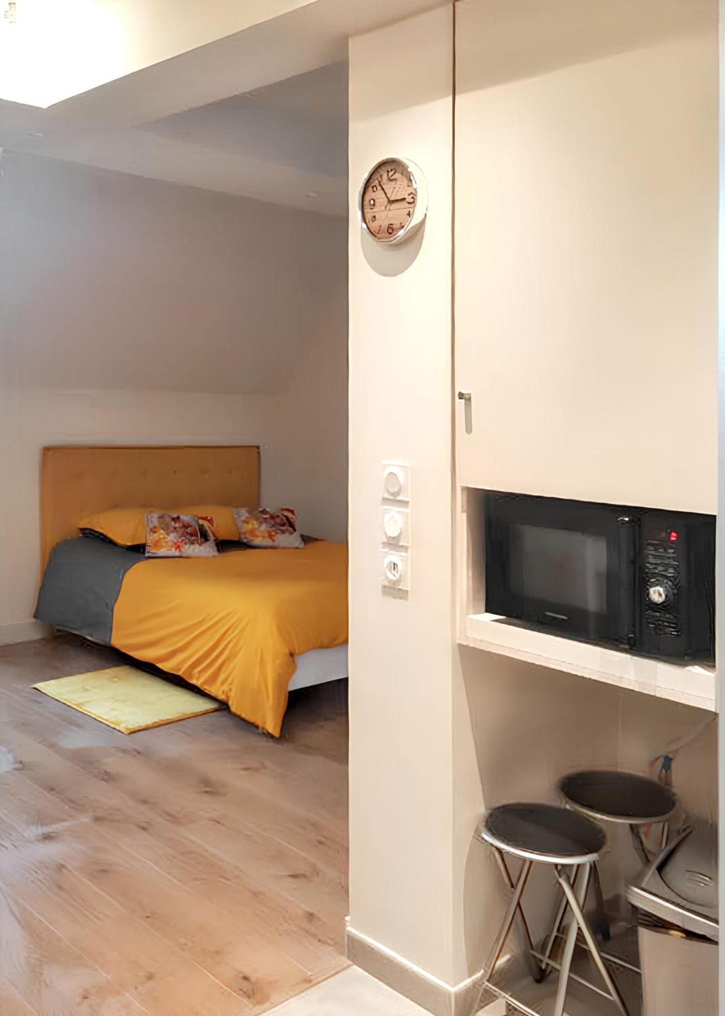 Studio avec jardin et wifi a Abondant Exterior foto